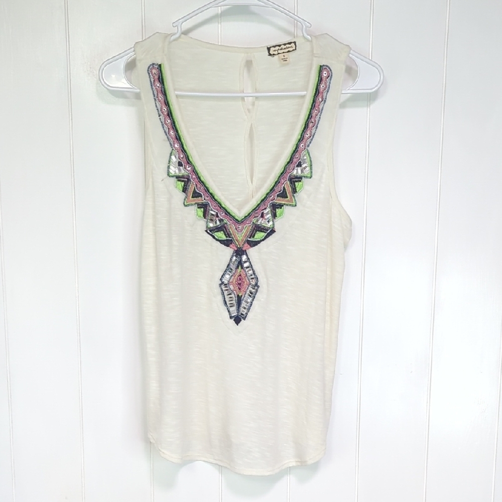 ❤️5/$25 Eyeshadow White Tank Top with Colorful Embroidery